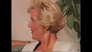 Ki gen matirite 50 ane gangbang Li se bòs nan travay la cho fanm horny