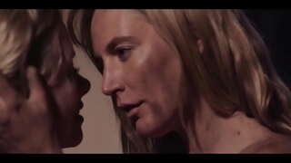 Γαλήνια Σειρήνα, Μόνα Ουαλία