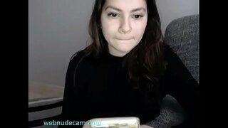 Sexy girl flash tits webnudecam.com