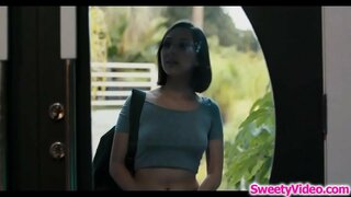 Sexy masérka nůžky s její lesbickou zákazníka