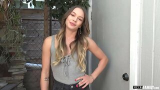 קינקי המשפחה שלה - צעיר הנרתיק.