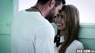 Sexy babe sög stora hårda penis