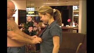 Jayne &amp;amp; मामा जेसी Stripdown Blowjob